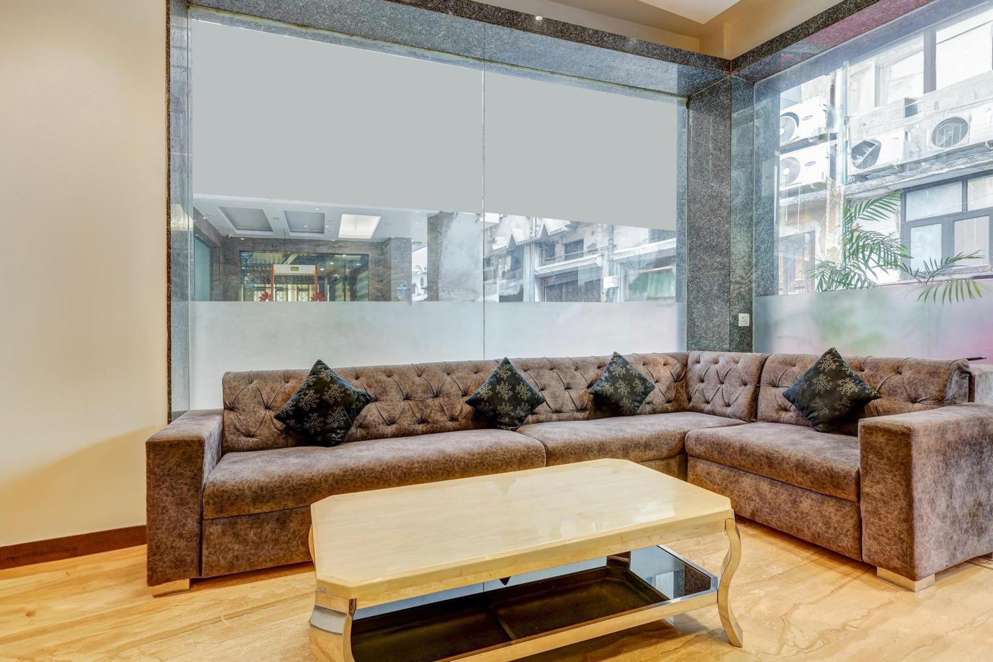 Super Townhouse Arakashan Road Paharganj Formerly Mohan International Nueva Delhi Exterior foto