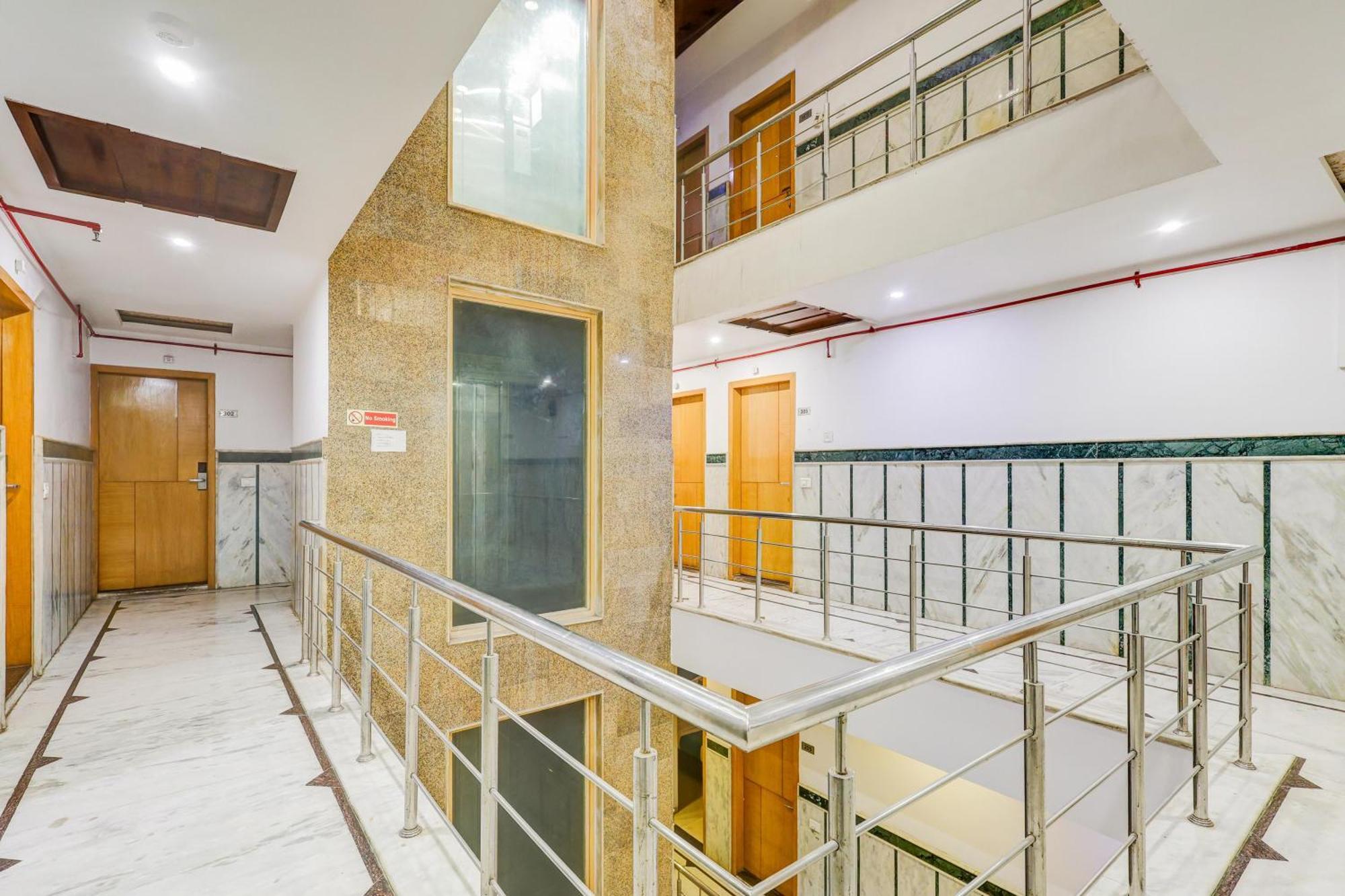 Super Townhouse Arakashan Road Paharganj Formerly Mohan International Nueva Delhi Exterior foto