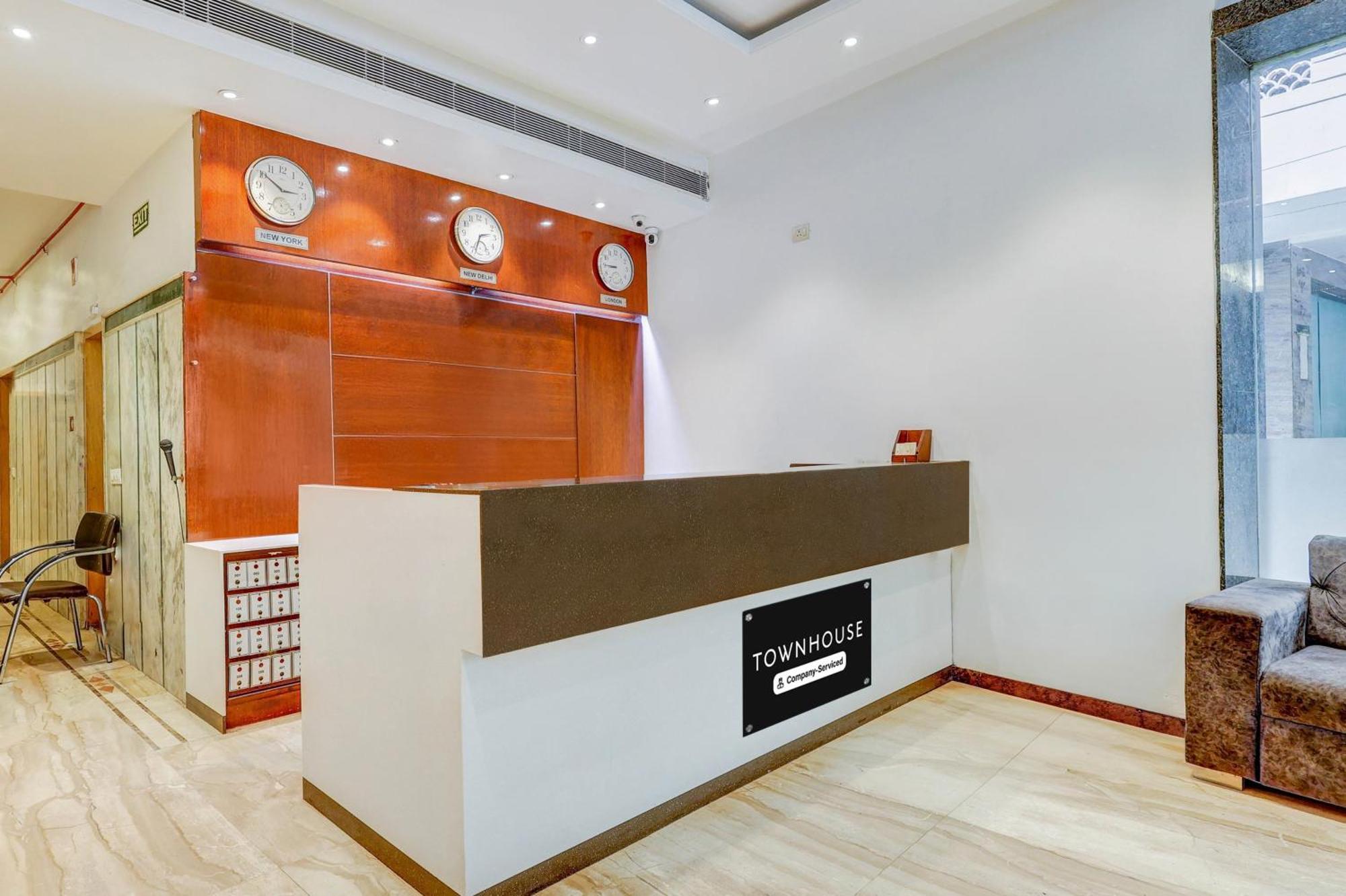 Super Townhouse Arakashan Road Paharganj Formerly Mohan International Nueva Delhi Exterior foto