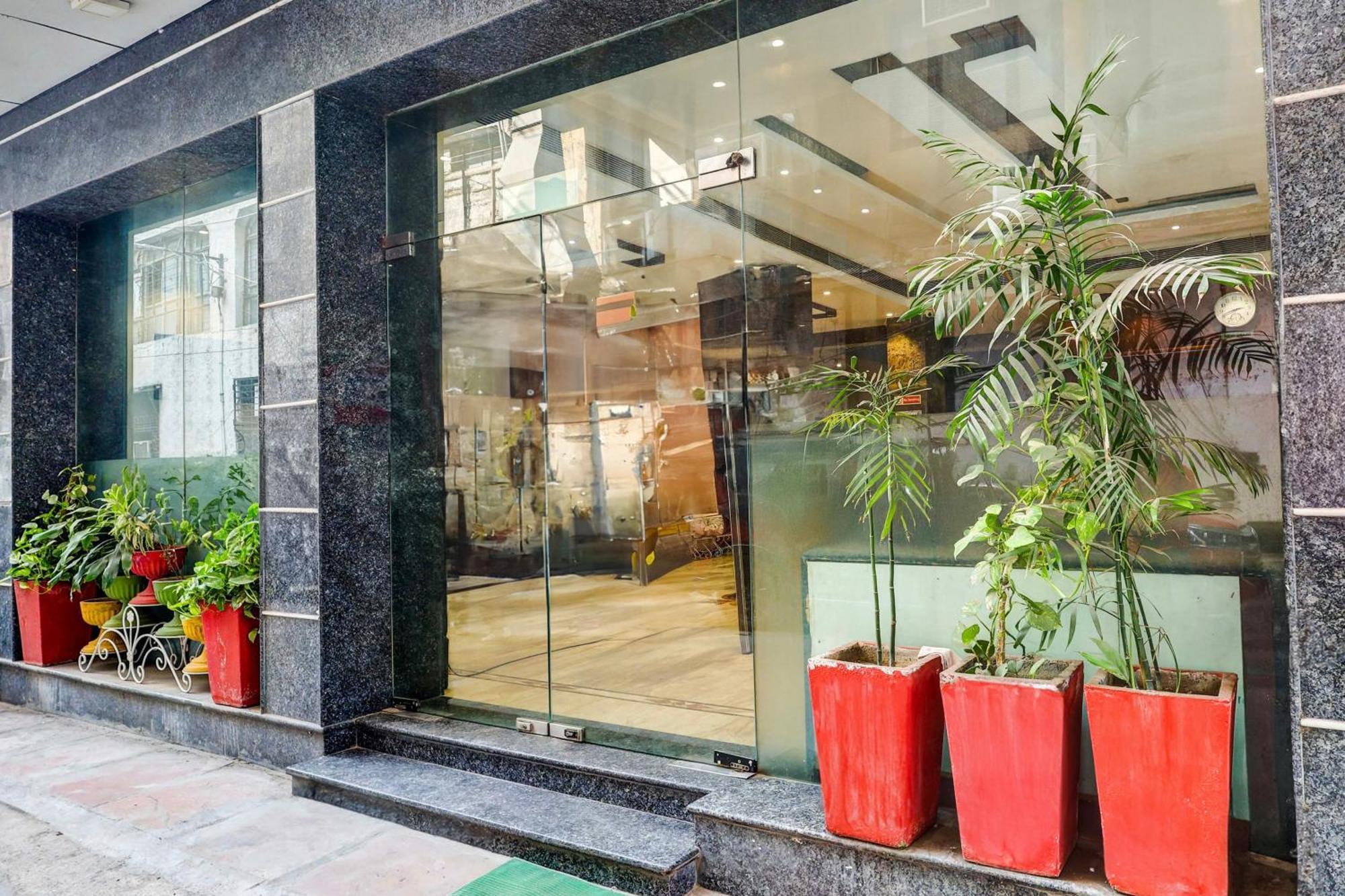 Super Townhouse Arakashan Road Paharganj Formerly Mohan International Nueva Delhi Exterior foto