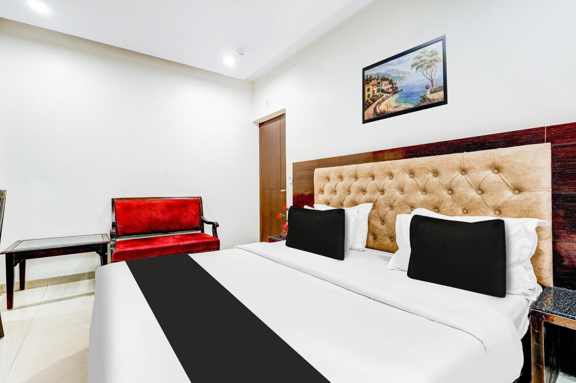 Super Townhouse Arakashan Road Paharganj Formerly Mohan International Nueva Delhi Exterior foto