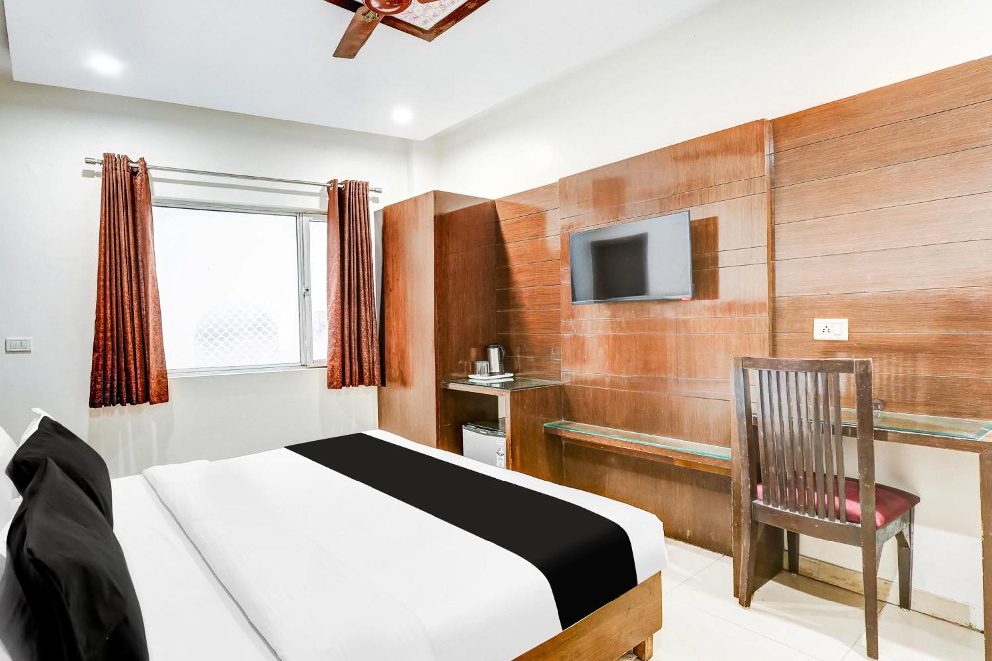 Super Townhouse Arakashan Road Paharganj Formerly Mohan International Nueva Delhi Exterior foto