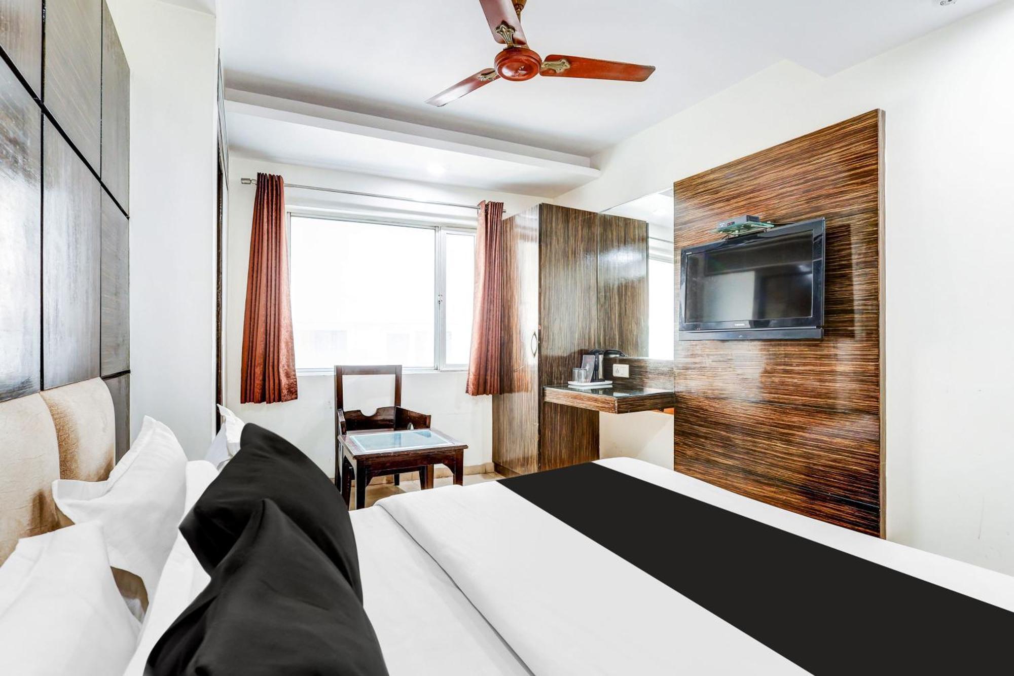 Super Townhouse Arakashan Road Paharganj Formerly Mohan International Nueva Delhi Exterior foto